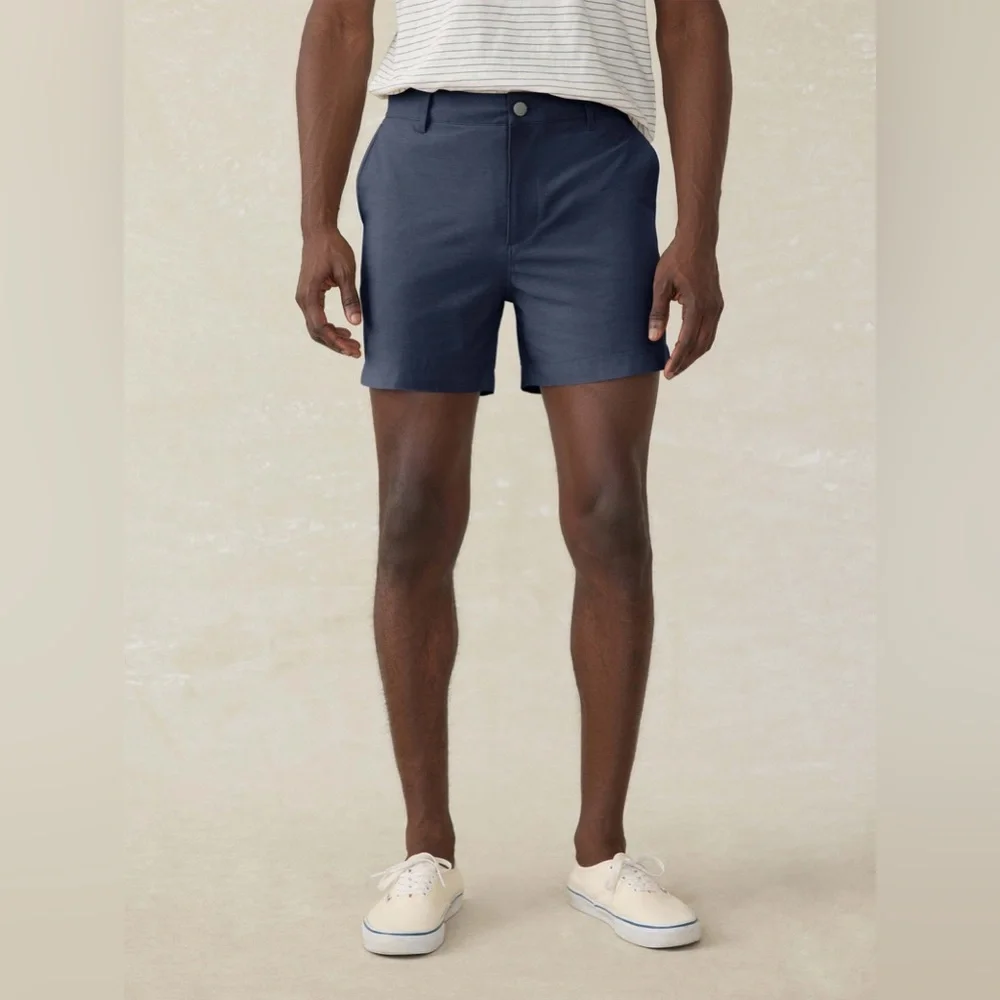 Faherty All Day Shorts 5” in Navy Blue Size 38.